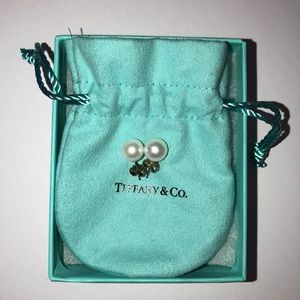 Tiffany & Co. Pearl earrings